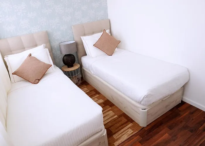 Apartment Unique Penthouse Near Livaria Lello - 40m2 Terrace And Free Parking Porto