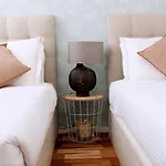 Unique Penthouse Near Livaria Lello - 40m2 Terrace And Free Parking 아파트 포르투