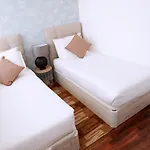 아파트 Unique Penthouse Near Livaria Lello - 40m2 Terrace And Free Parking 포르투